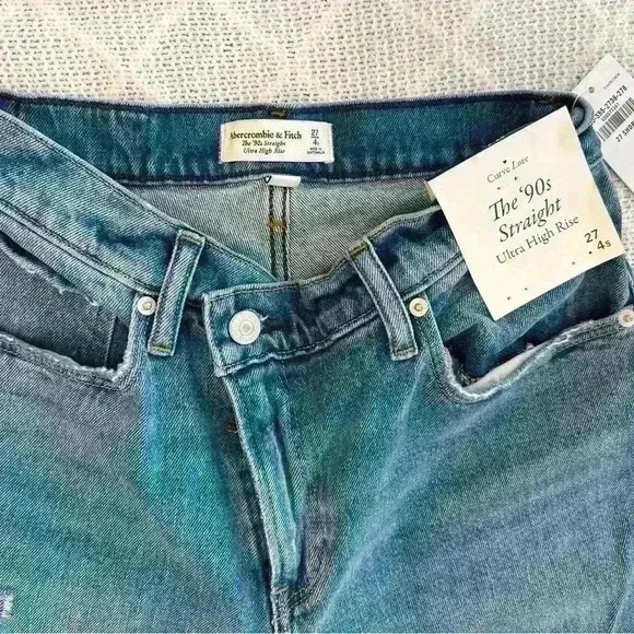 Abercrombie & Fitch Women’s Curve Love Ultra High Rise 90’s Straight. 27/4 Short - Picture 8 of 9